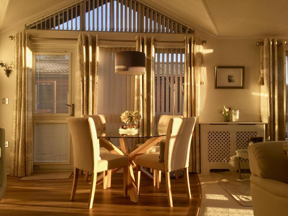 Otter Lodge Auchterarder Eksteriør billede
